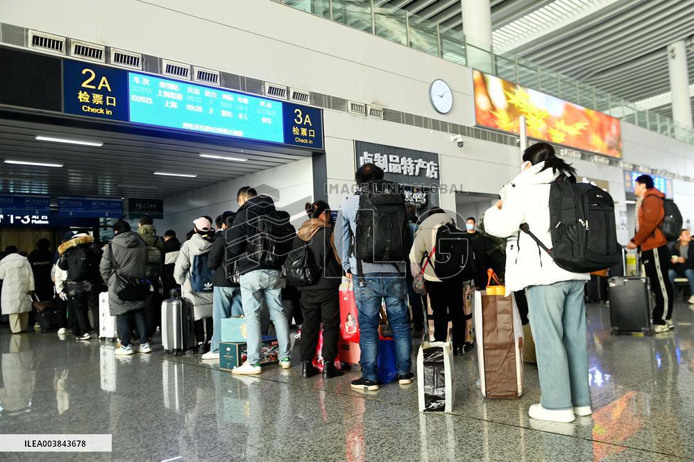 2025 Spring Festival Travel Rush Kicked Off
