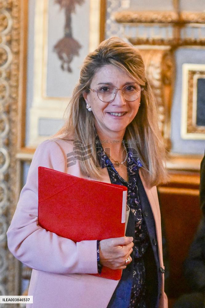 Announcement of the Government Statement at the Senate in Pars FA