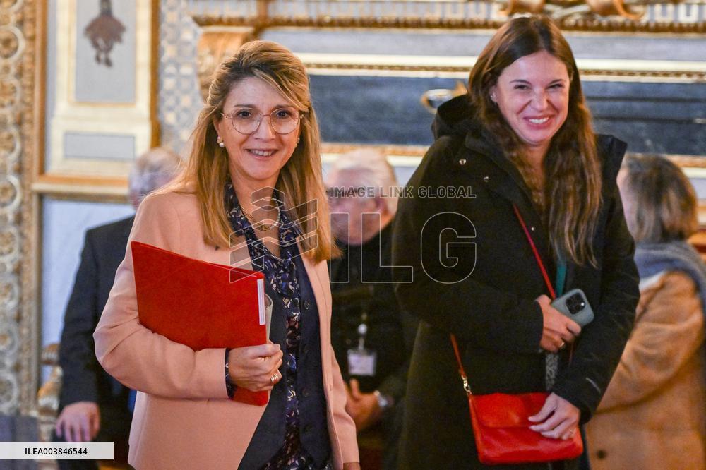 Announcement of the Government Statement at the Senate in Pars FA