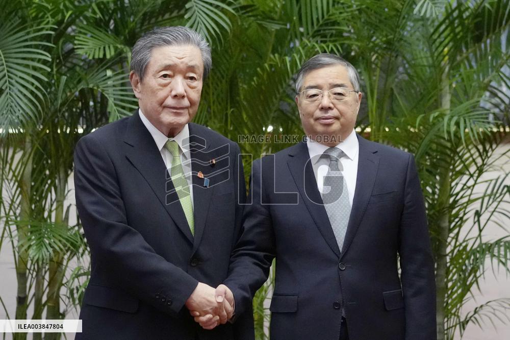 Japan LDP No. 2 in Beijing