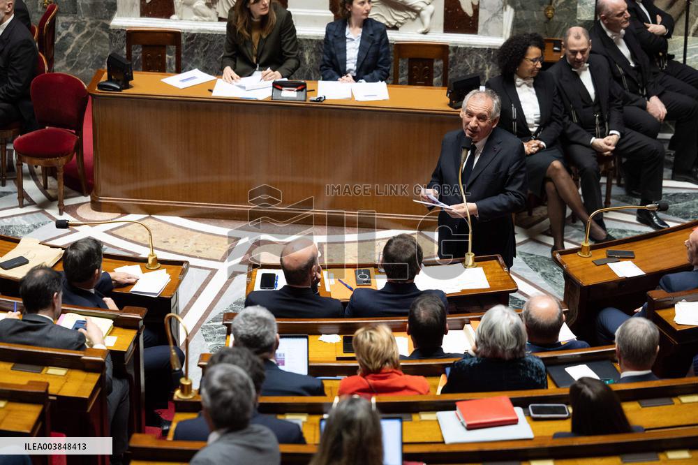 Francois Bayrou replies to MP after general policy statement - Paris