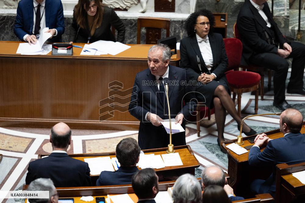 Francois Bayrou replies to MP after general policy statement - Paris