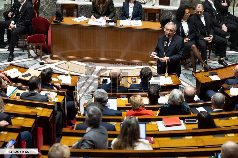 Francois Bayrou replies to MP after general policy statement - Paris
