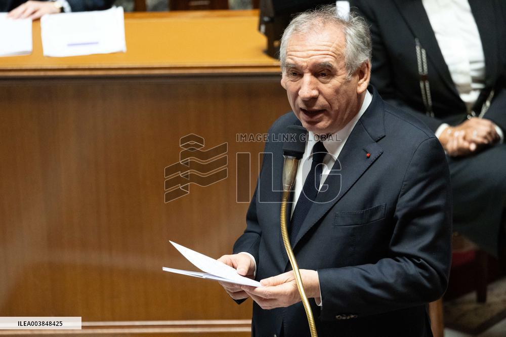 Francois Bayrou replies to MP after general policy statement - Paris