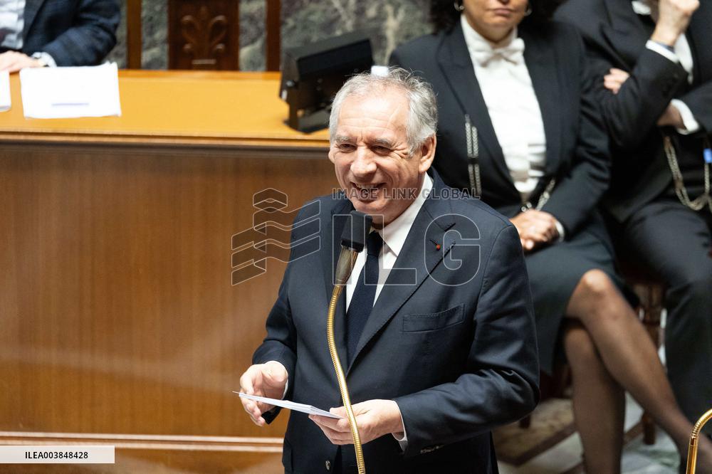 Francois Bayrou replies to MP after general policy statement - Paris