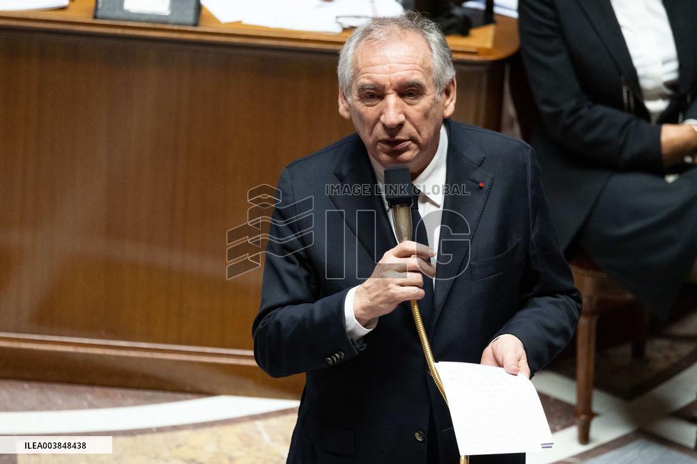 Francois Bayrou replies to MP after general policy statement - Paris