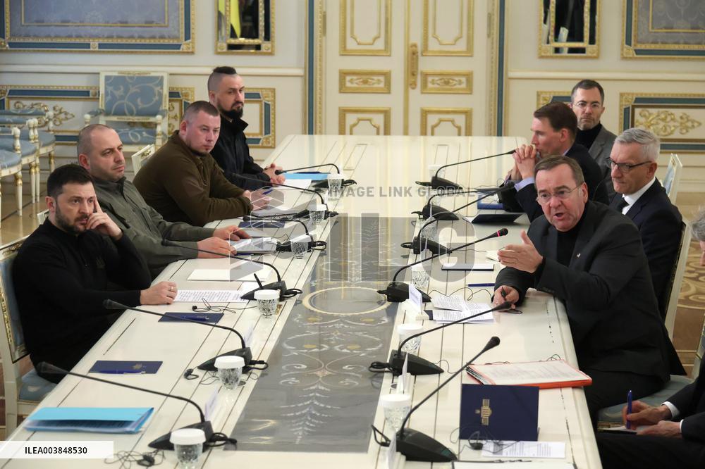 Volodymyr Zelenskyy meets with Boris Pistorius