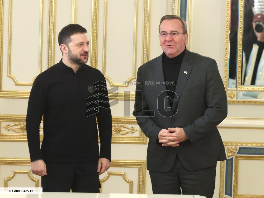 Volodymyr Zelenskyy meets with Boris Pistorius