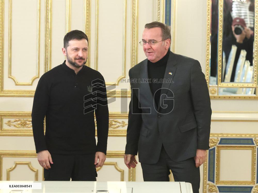 Volodymyr Zelenskyy meets with Boris Pistorius