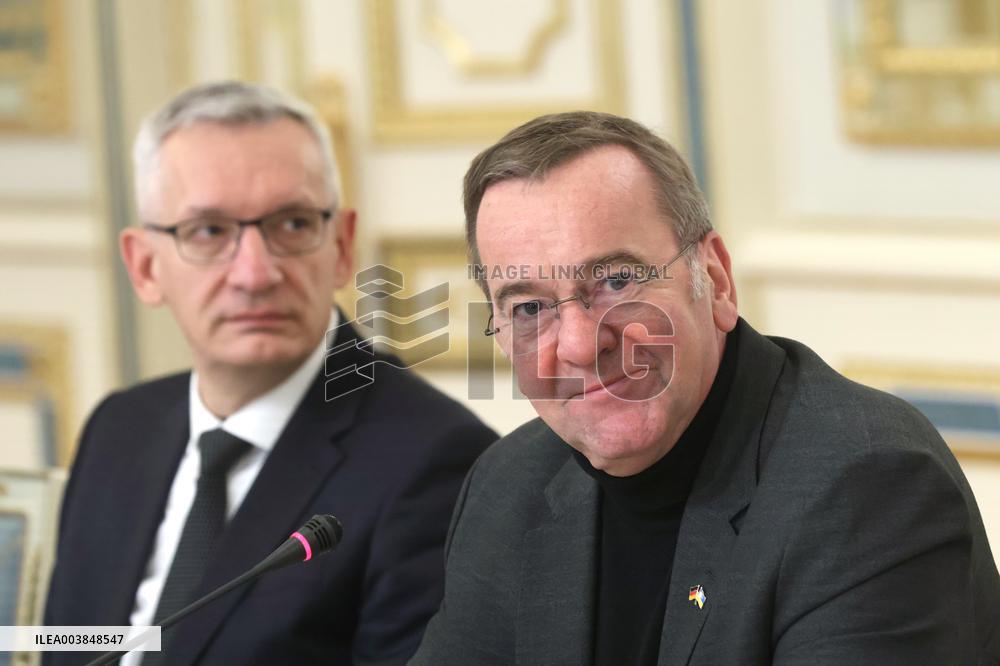 Volodymyr Zelenskyy meets with Boris Pistorius