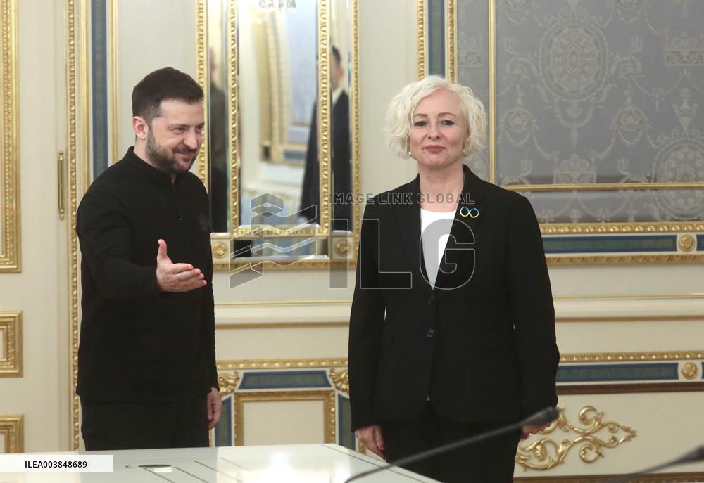 Volodymyr Zelenskyy meets with Speaker of Latvian Parliament