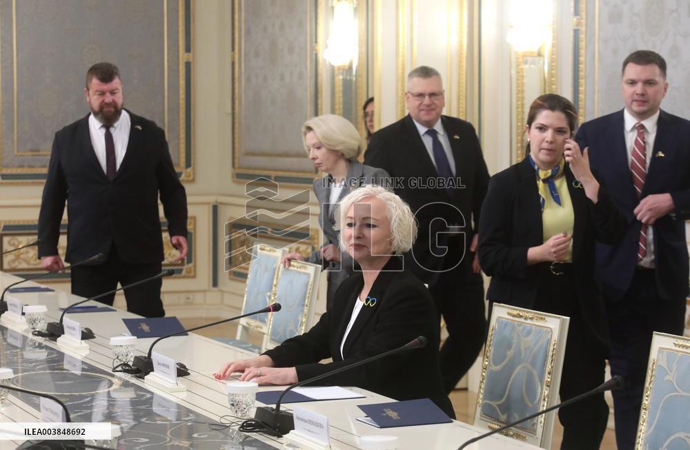 Volodymyr Zelenskyy meets with Speaker of Latvian Parliament