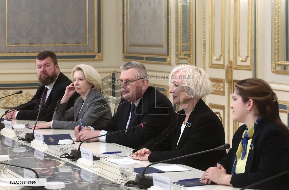 Volodymyr Zelenskyy meets with Speaker of Latvian Parliament