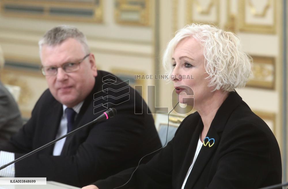 Volodymyr Zelenskyy meets with Speaker of Latvian Parliament