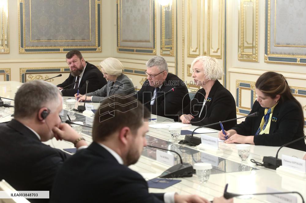 Volodymyr Zelenskyy meets with Speaker of Latvian Parliament