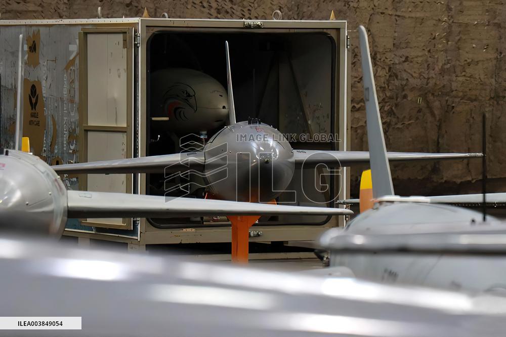 Iranian Army Held A Ceremony For The Delivery Of 1000 Drones