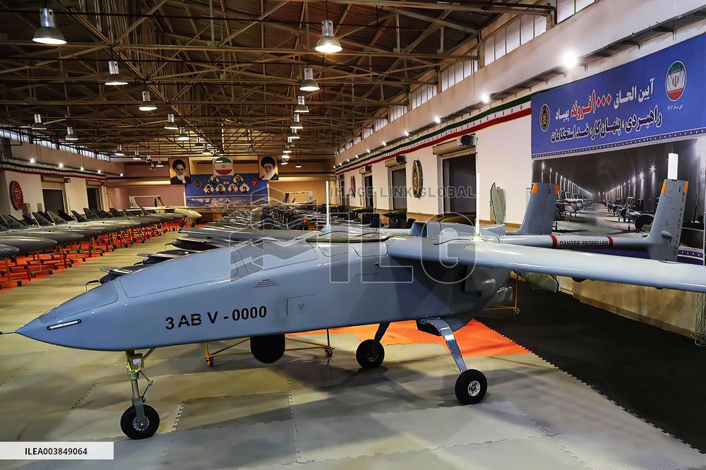 Iranian Army Held A Ceremony For The Delivery Of 1000 Drones