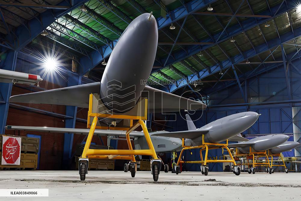 Iranian Army Held A Ceremony For The Delivery Of 1000 Drones