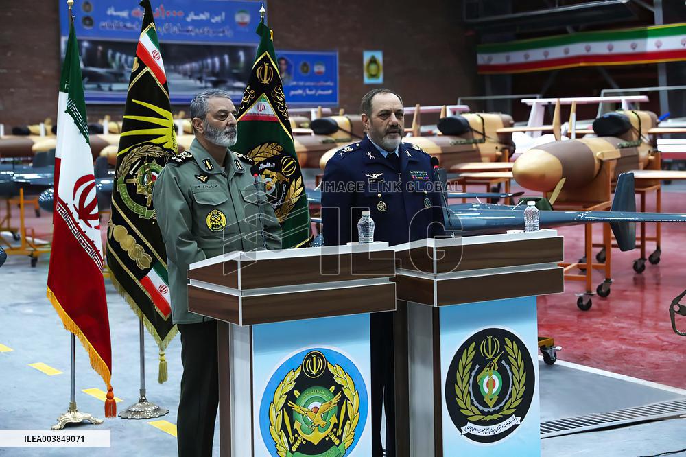 Iranian Army Held A Ceremony For The Delivery Of 1000 Drones