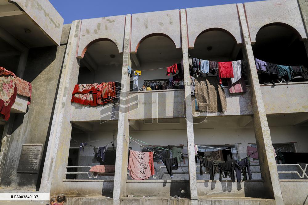 The Daily Life of Palestinian Displaced - Gaza