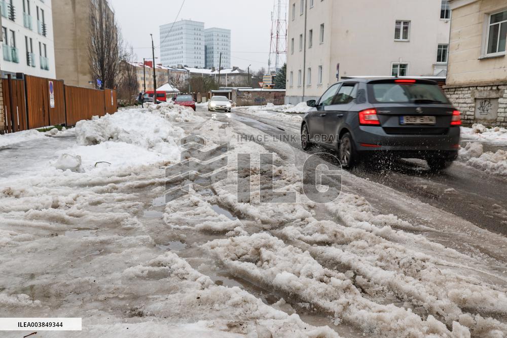 Thaw has made moving on the streets difficult