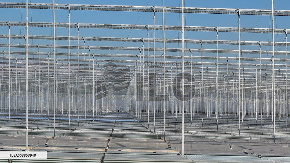 China Largest Solar Thermal Energy Storage Power Station Construction in Hami