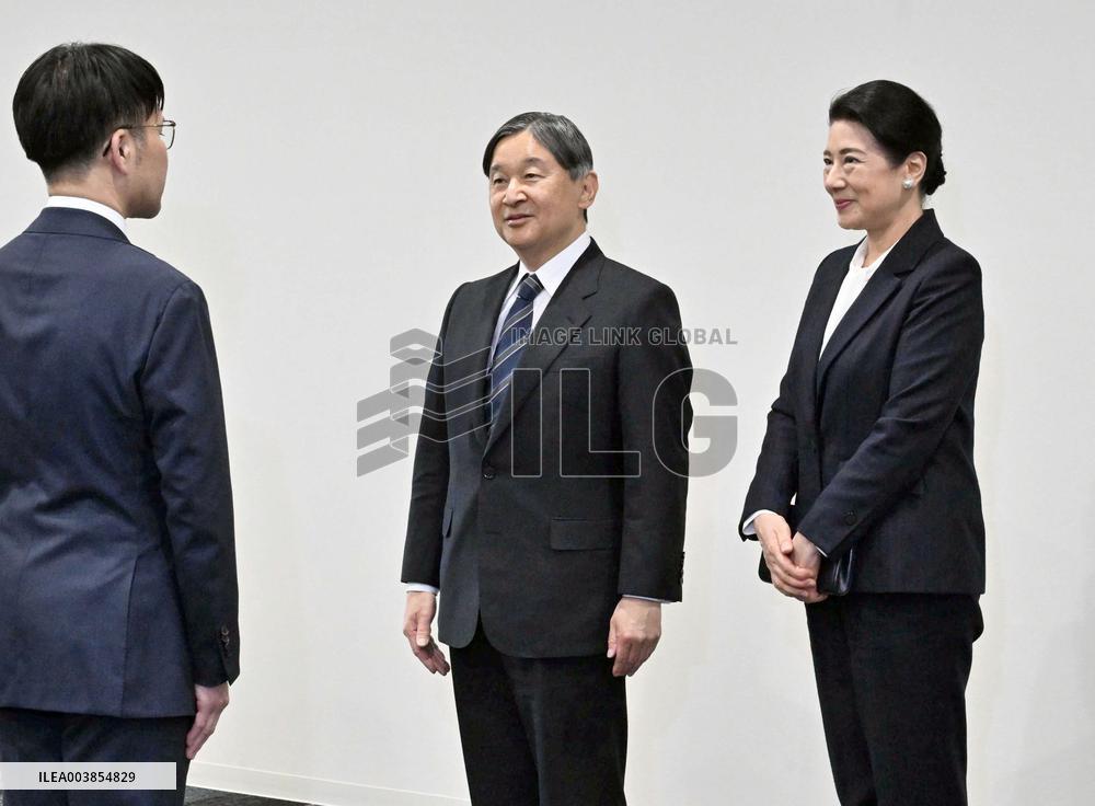 Japan imperial couple in Kobe for earthquake commemoration
