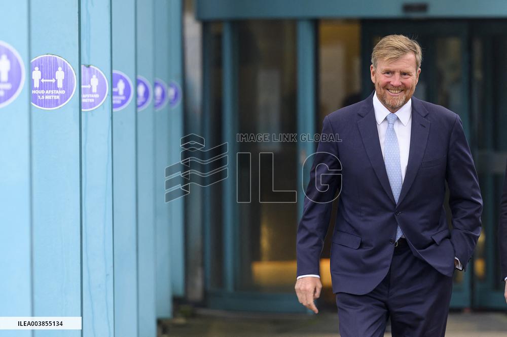 King Willem-Alexander Visits Tax Office - Apeldoorn