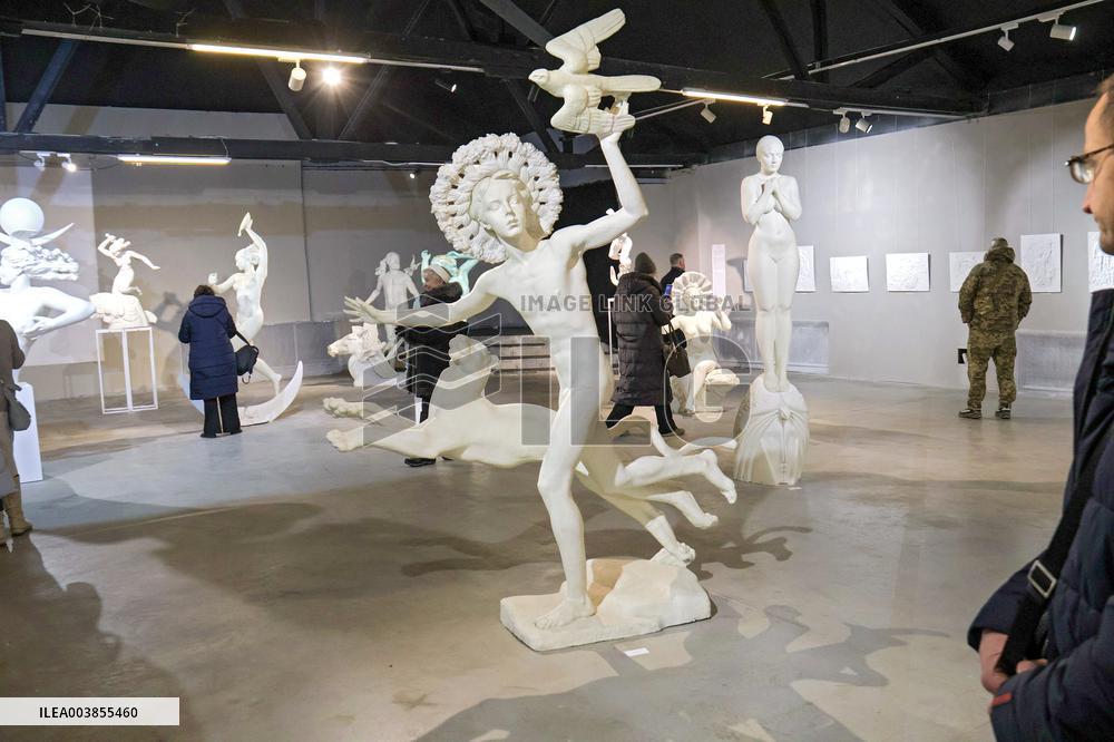 Exhibition of Ukrainian sculptor Anatolii Kushch opens in Kyiv