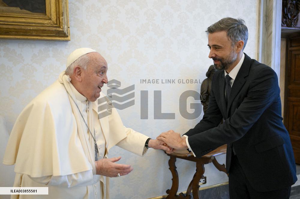 Pope Francis In Private Audience - Vatican