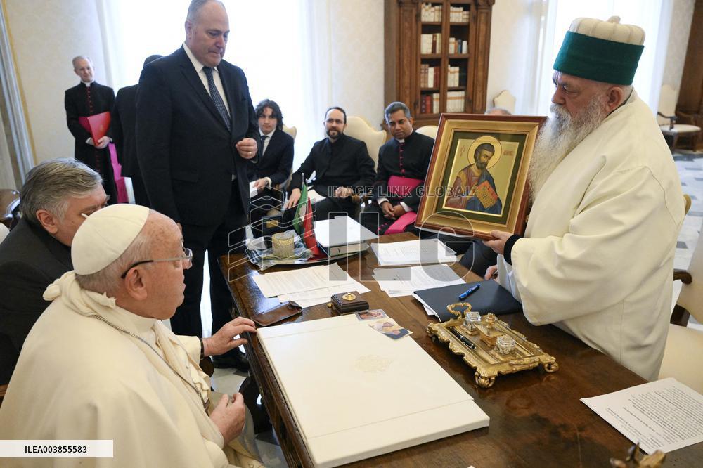 Pope Francis In Private Audience - Vatican