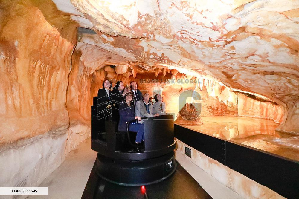 Rachida Dati on A Virtual Tour of The Cosquer Cave - Marseille