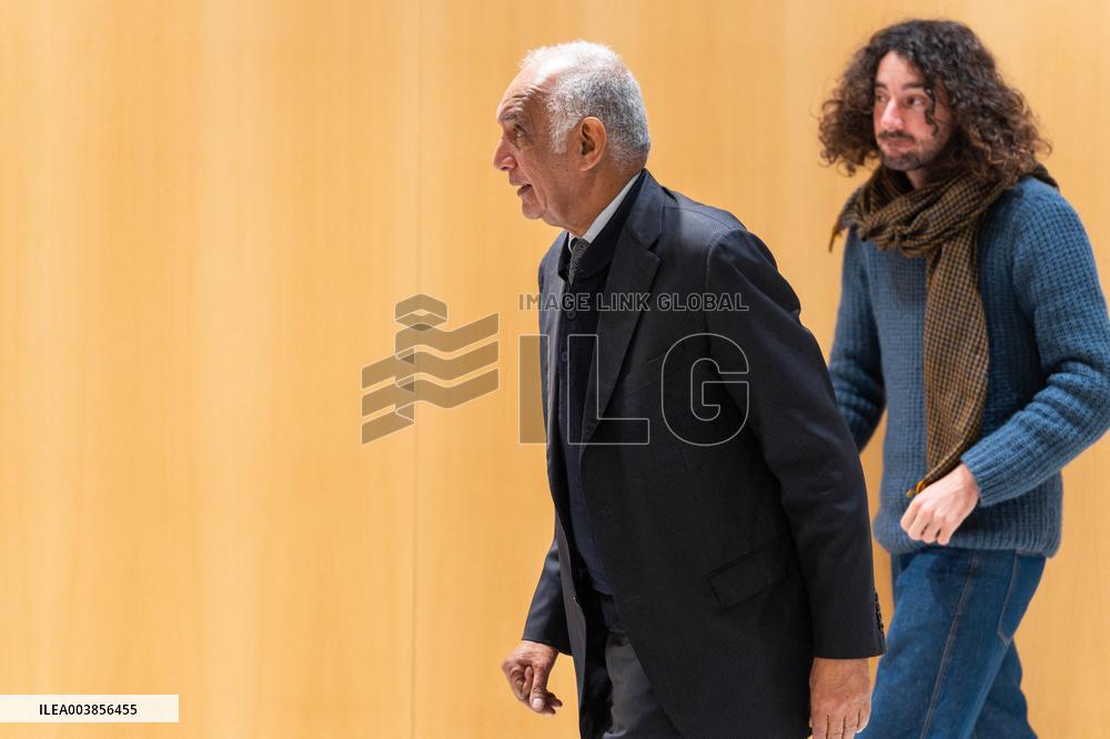 Nicolas Sarkozy’s trial during a break - Paris AJ