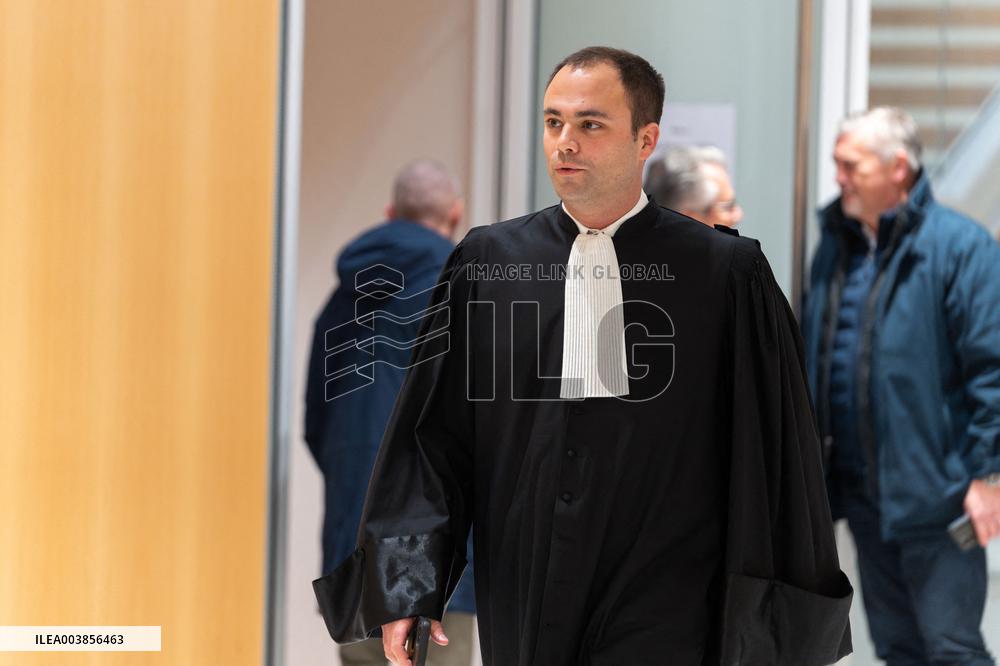 Nicolas Sarkozy’s trial during a break - Paris AJ