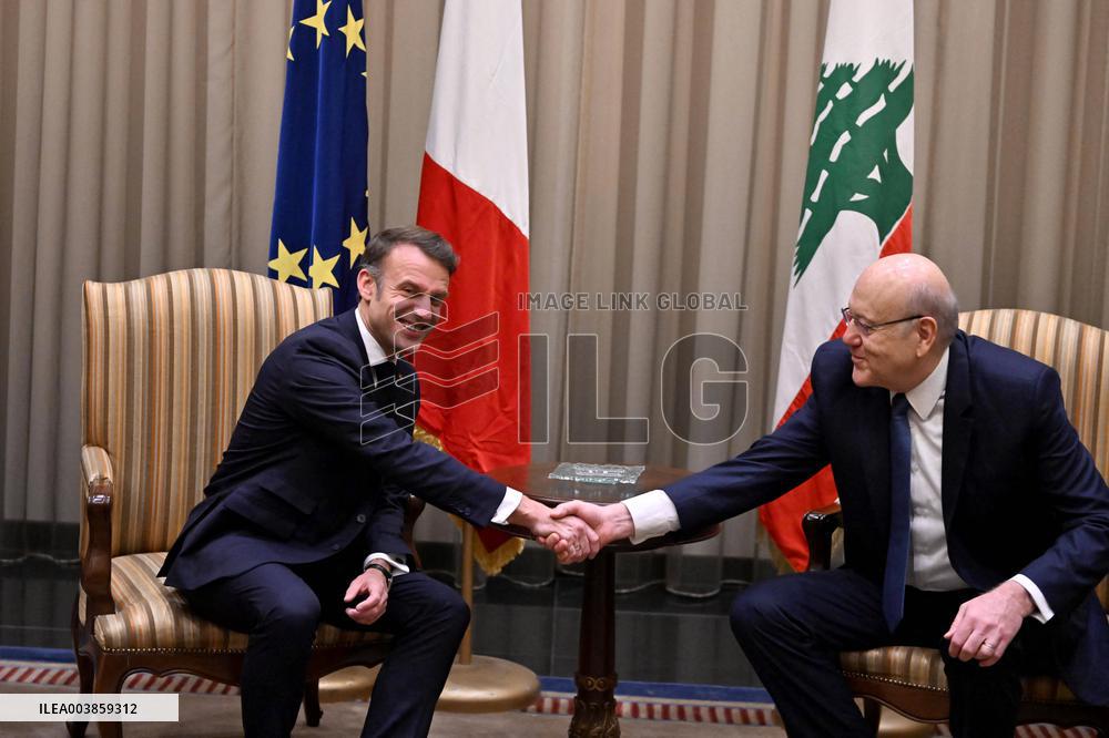 President Macron Meets With Lebanon's PM Mikati - Beyrouth