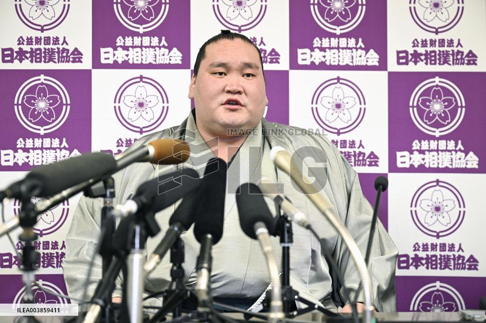 CORRECTED: Sumo: Grand champion Terunofuji retires after injury-plagued career