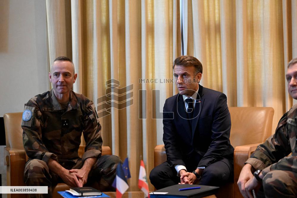 President Macron Meets Major General Fatinet - Beyrouth