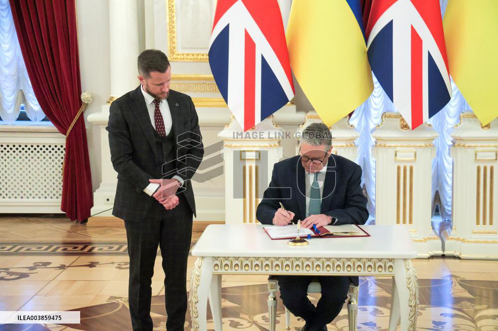 Ukraine and UK sign agreement on centennial partnership