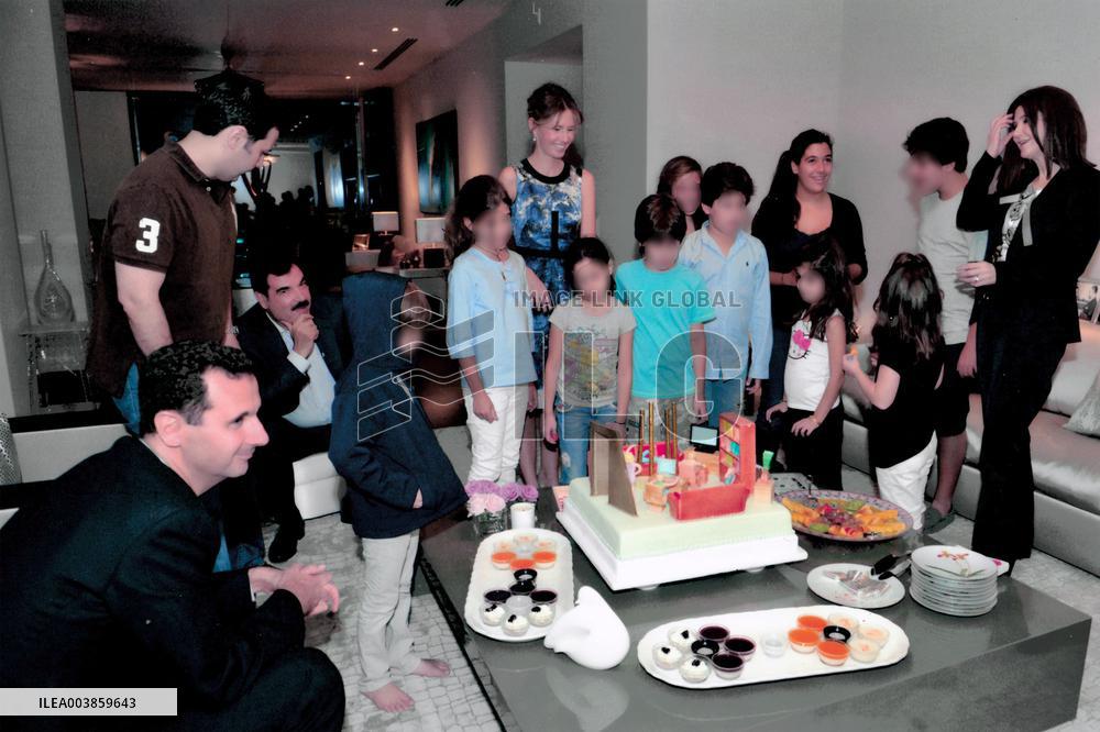Exclu - Photos of A Birthday Dinner of El Assad Family - Damascus