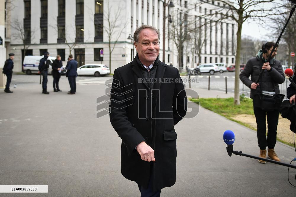 Meeting on pensions at the Ministry of Labour in Paris FA