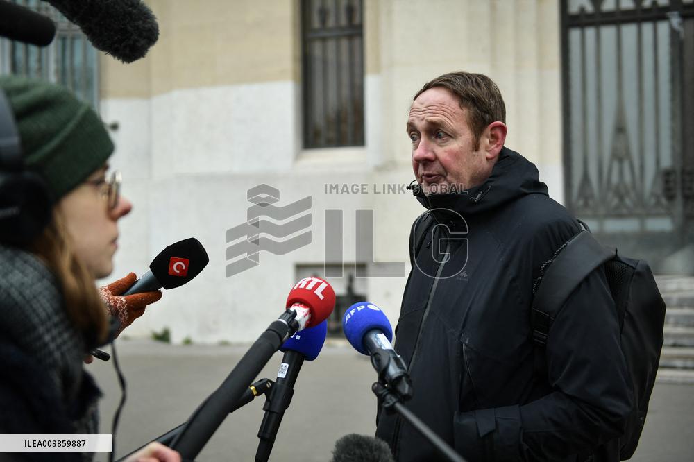 Meeting on pensions at the Ministry of Labour in Paris FA