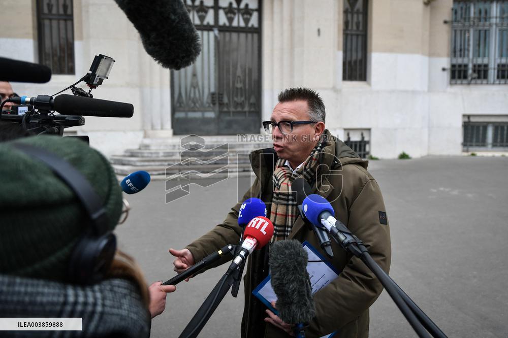 Meeting on pensions at the Ministry of Labour in Paris FA