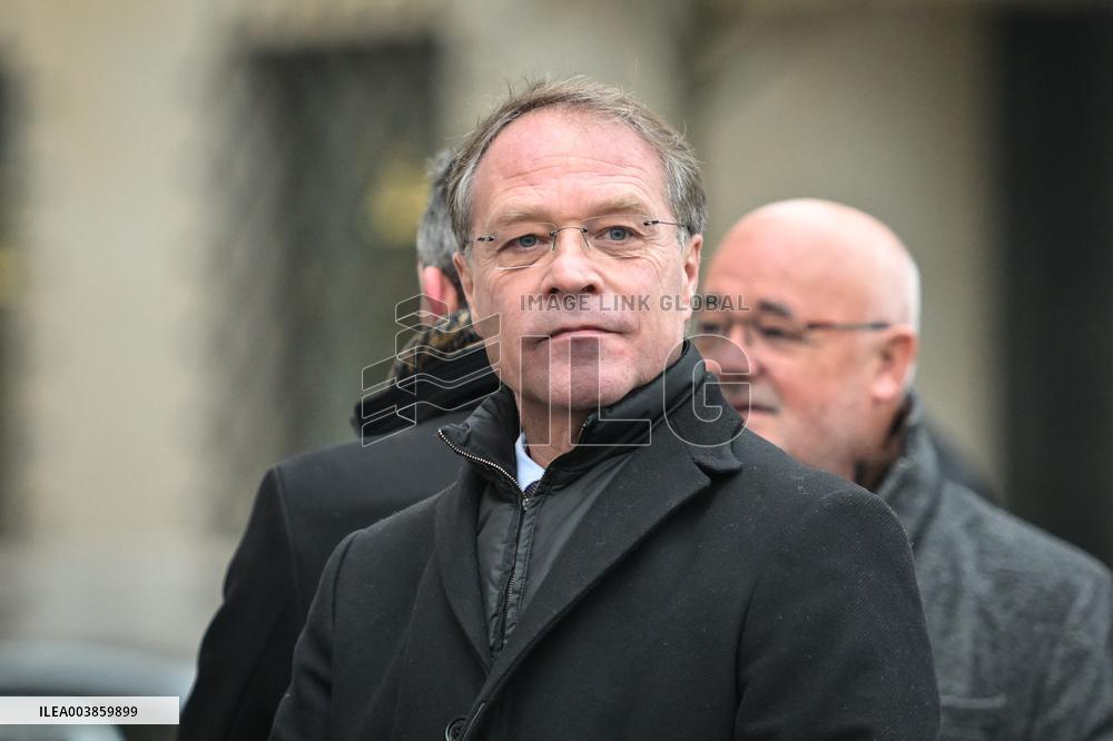 Meeting on pensions at the Ministry of Labour in Paris FA