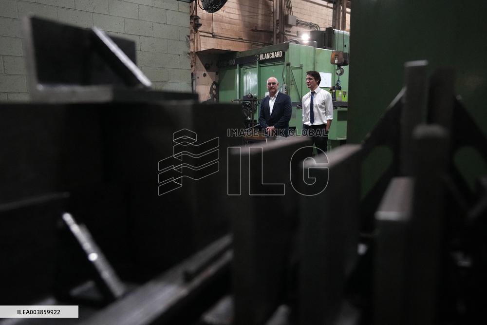 Justin Trudeau Meets with Unifor Local 444 in Windsor - Canada