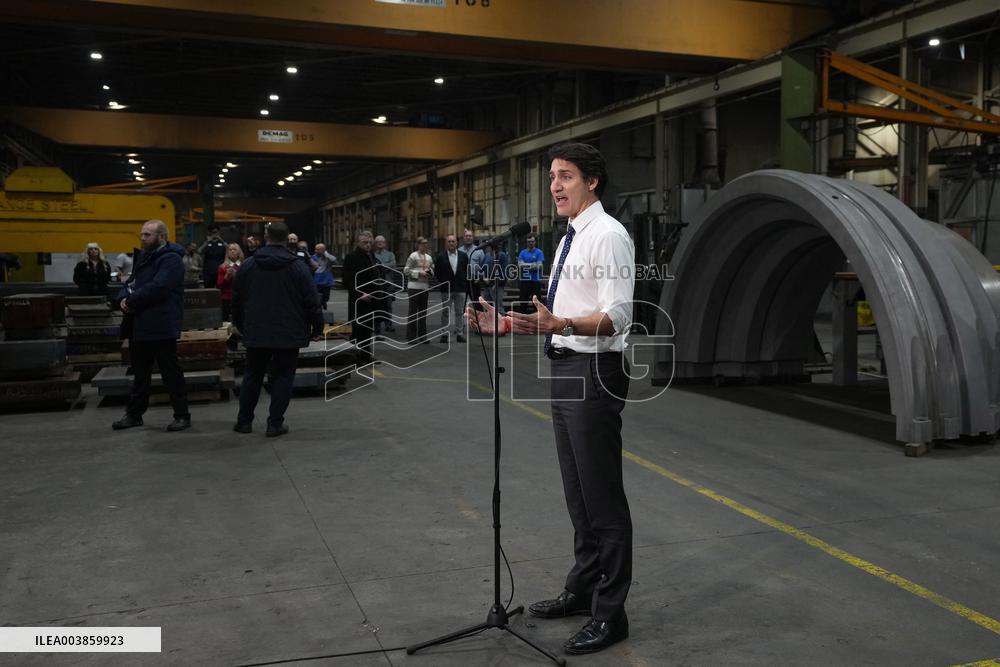 Justin Trudeau Meets with Unifor Local 444 in Windsor - Canada