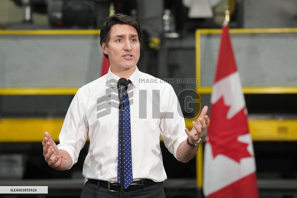 Justin Trudeau Meets with Unifor Local 444 in Windsor - Canada