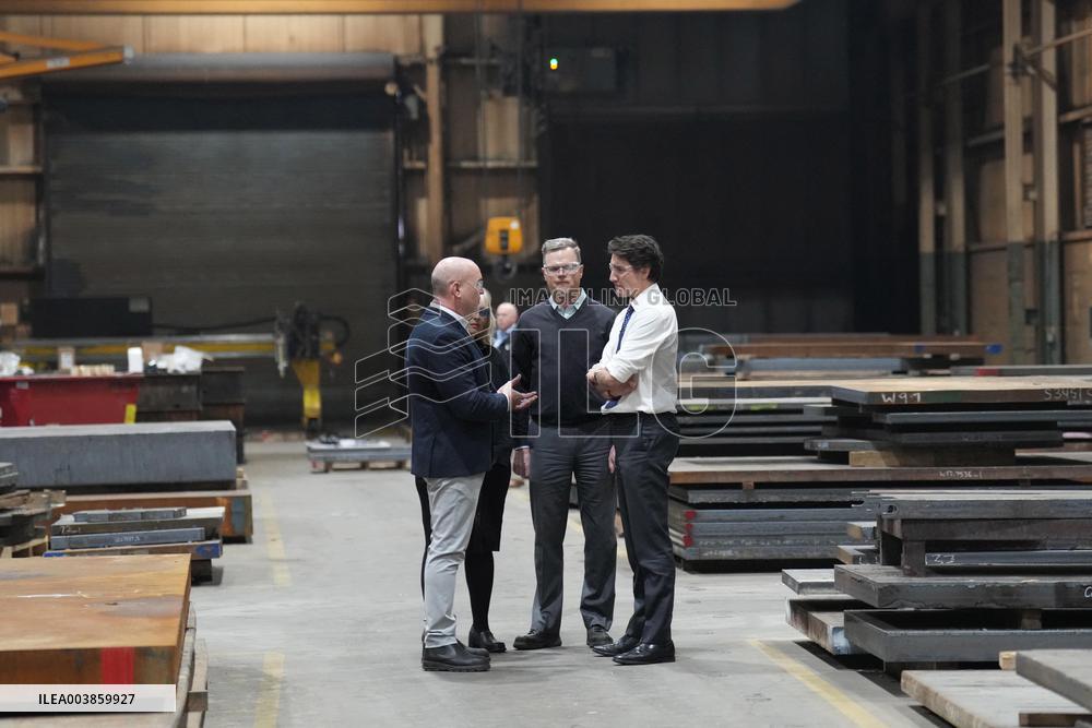 Justin Trudeau Meets with Unifor Local 444 in Windsor - Canada