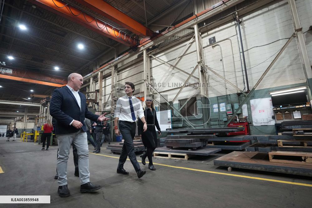 Justin Trudeau Meets with Unifor Local 444 in Windsor - Canada