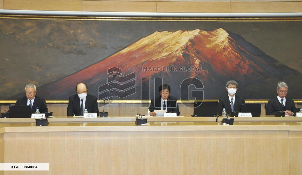 Fuji TV president meets press over Japan TV host Nakai's sex scandal