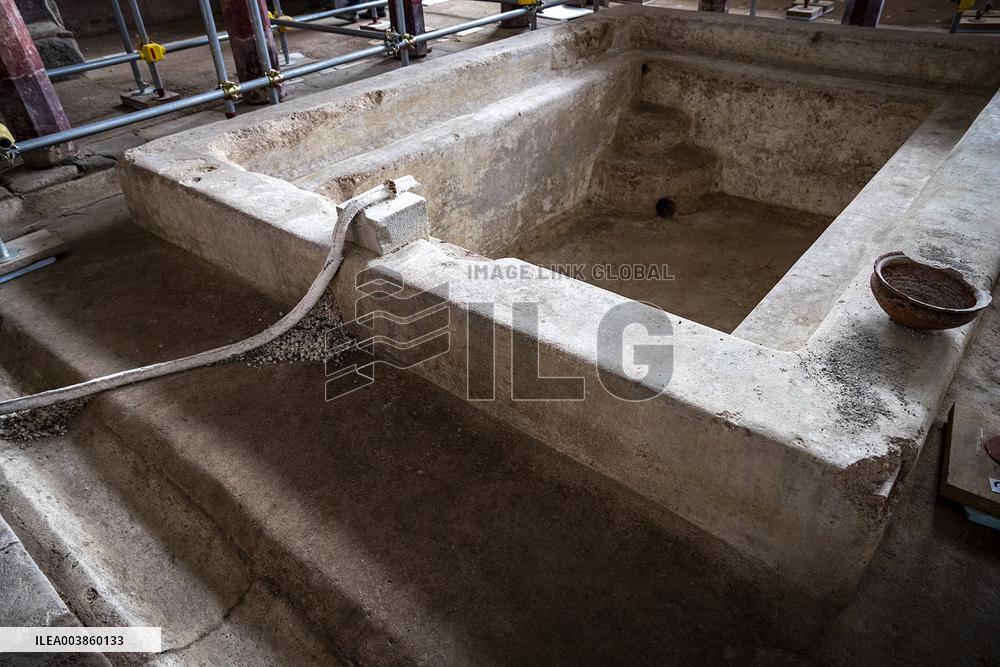 Biggest Ever Private Bathhouse Found - Pompeii